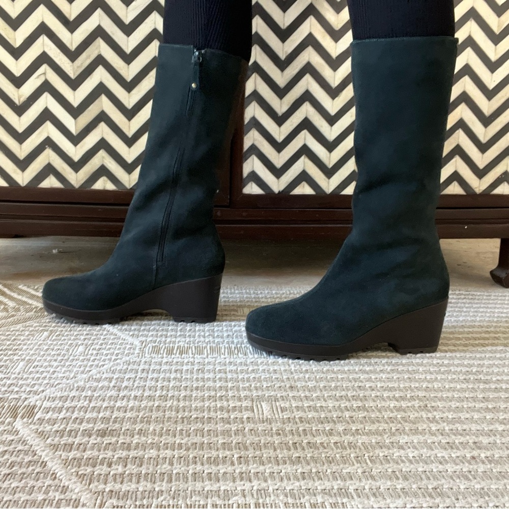 ROCKPORT ~ 9.5 M ~ Dark Teal ~ Mid-calf BOOT